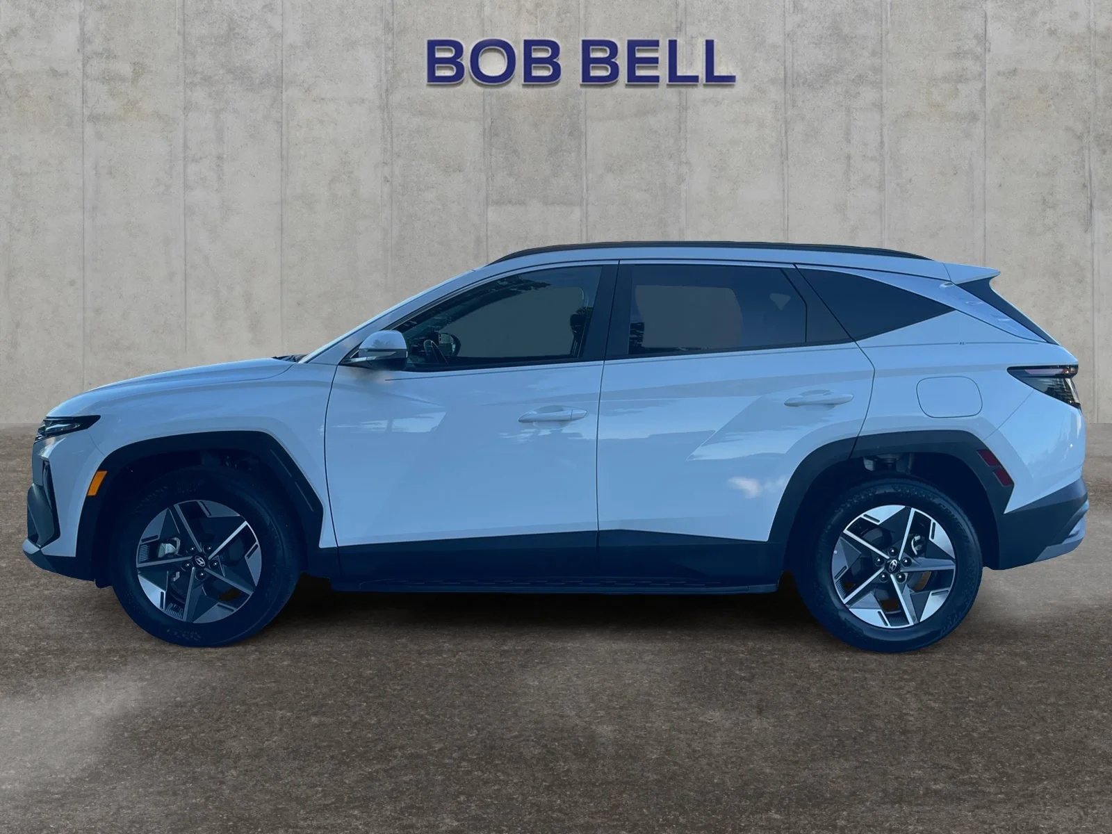 Certified Used 2025 White Hyundai SEL Convenience image 2
