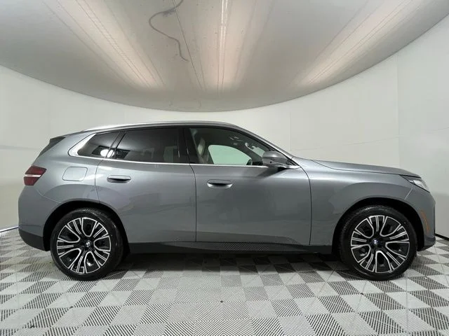Used 2026 Skyscraper Grey Metallic BMW 30 xDrive image 8