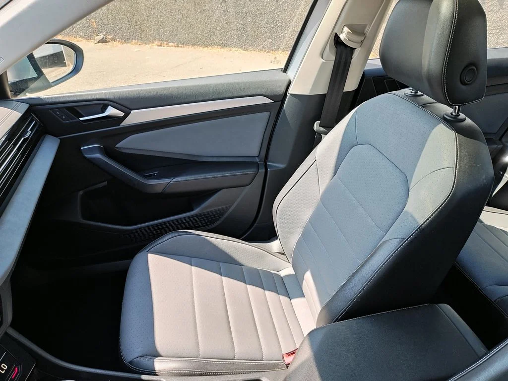 2025 Volkswagen Jetta SE - Photo 20