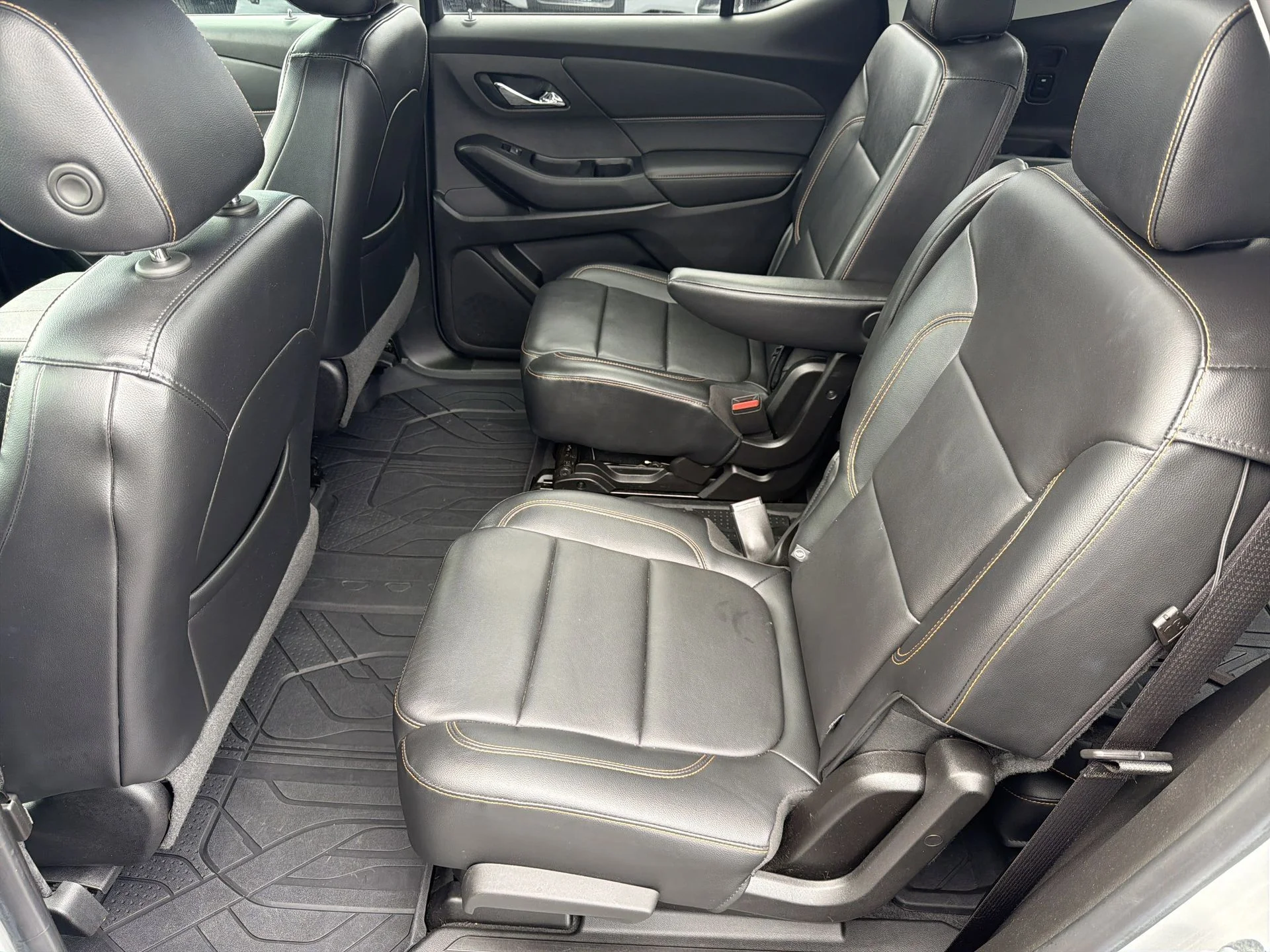 Certified Used 2019 Silver Ice Metallic Chevrolet 3LT image 20