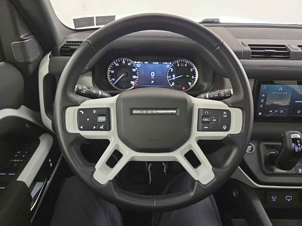 Certified Used 2023 Fuji White Land Rover S image 10