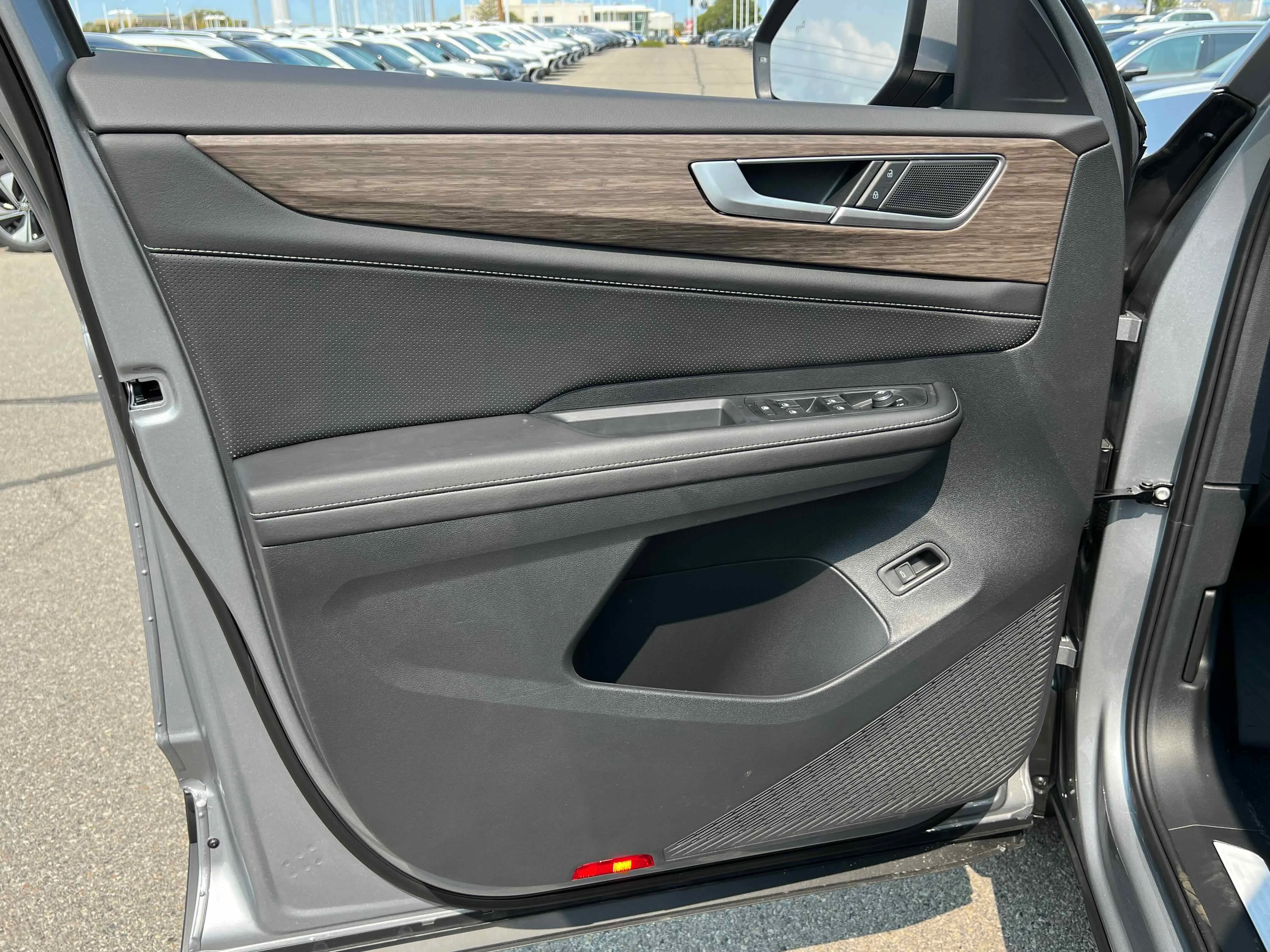 New 2026 Silver Mist Volkswagen 2.0T SEL image 16