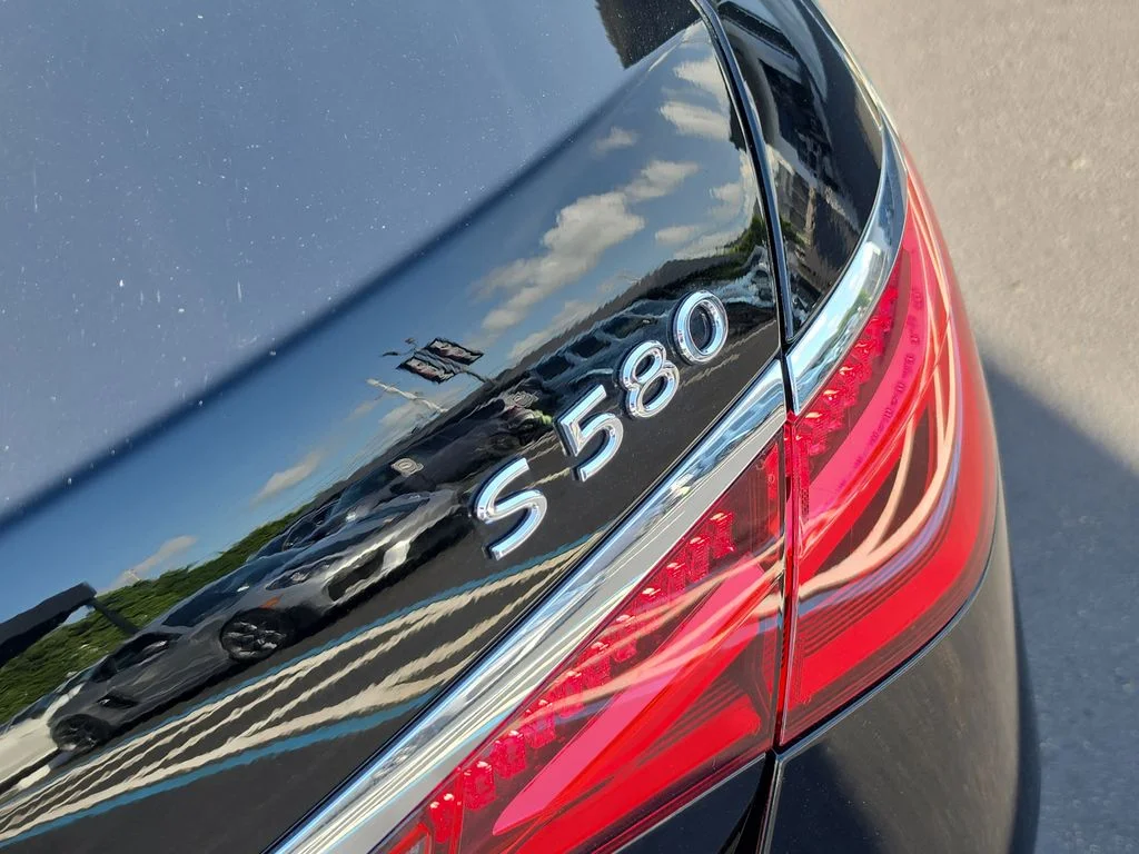 Used 2021 Black Mercedes-Benz Maybach S 580 image 7