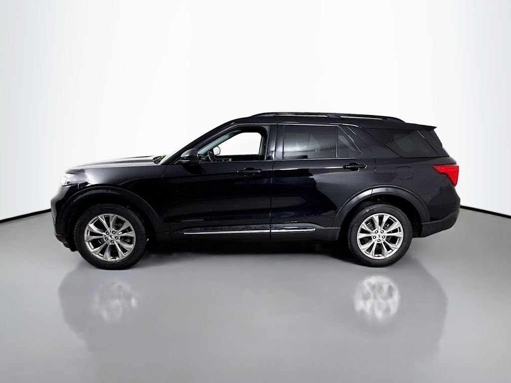 Used 2023 Agate Black Metallic Ford XLT image 10