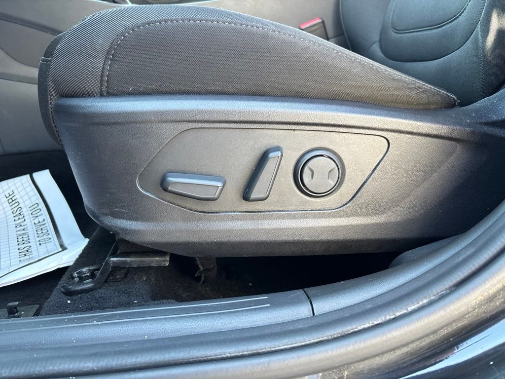 Used 2022 Black Hyundai SEL image 13
