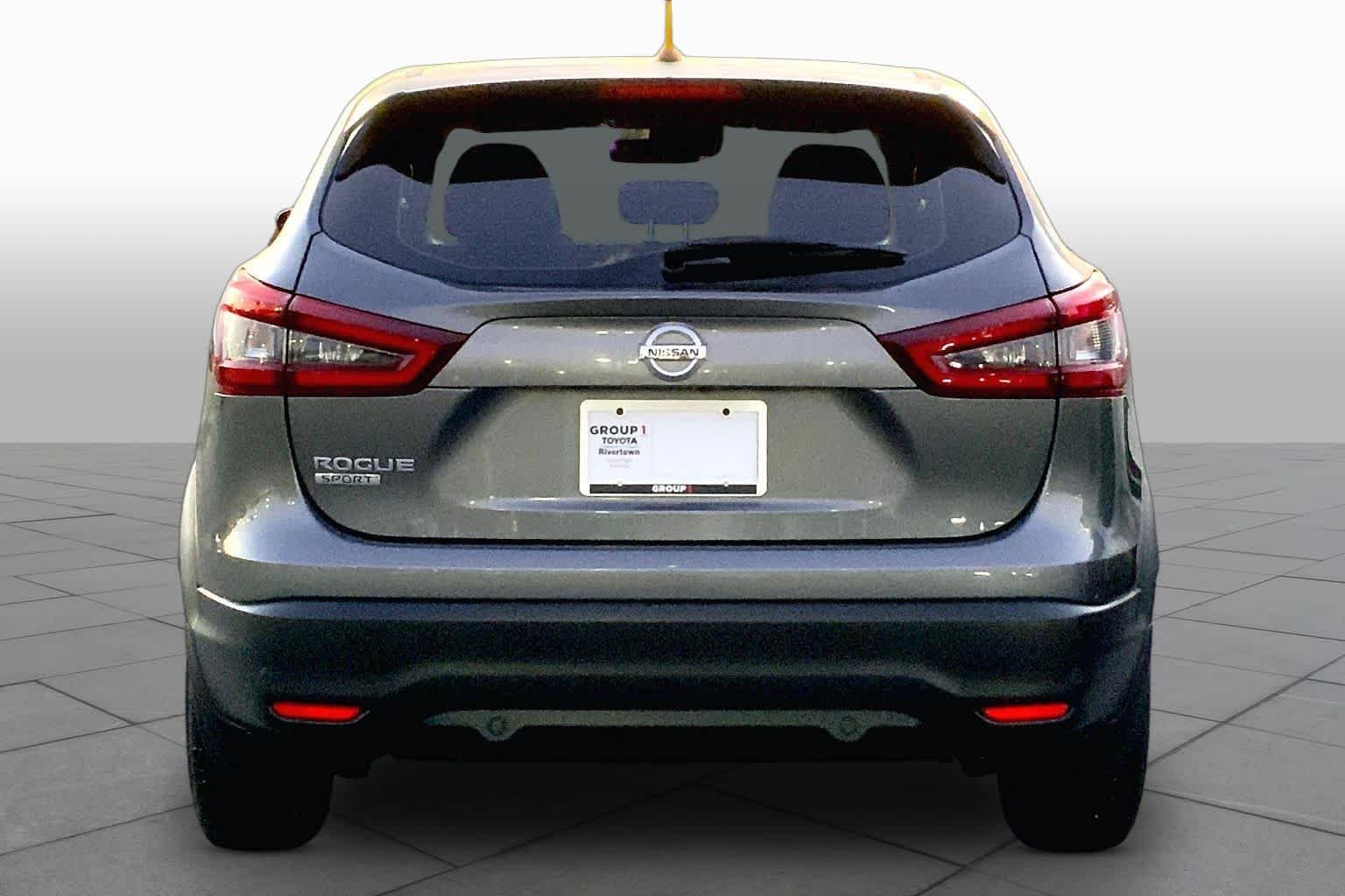 Used 2022 Gun Metallic Nissan S image 5