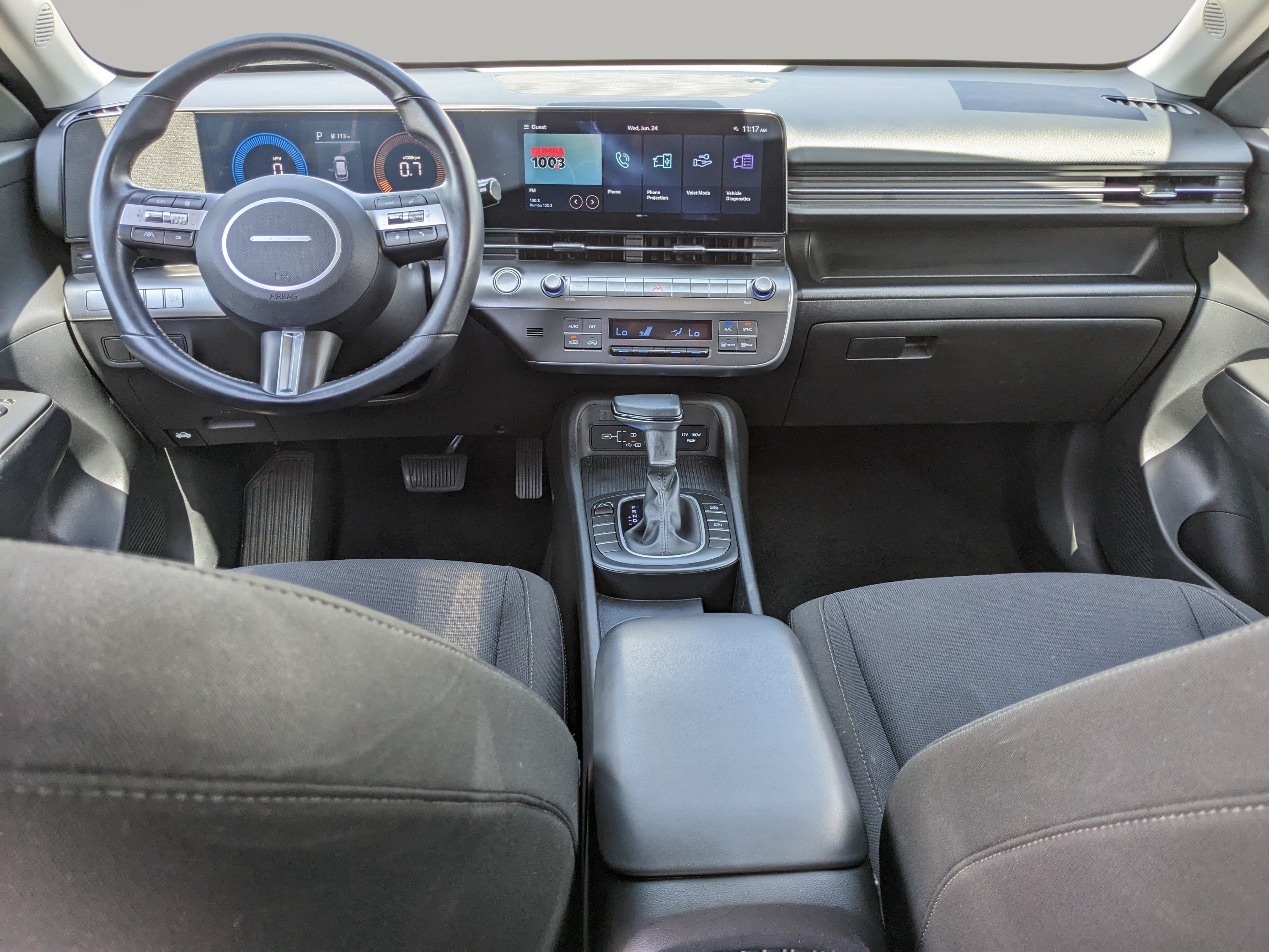 Used 2025 Atlas White Hyundai SEL image 11