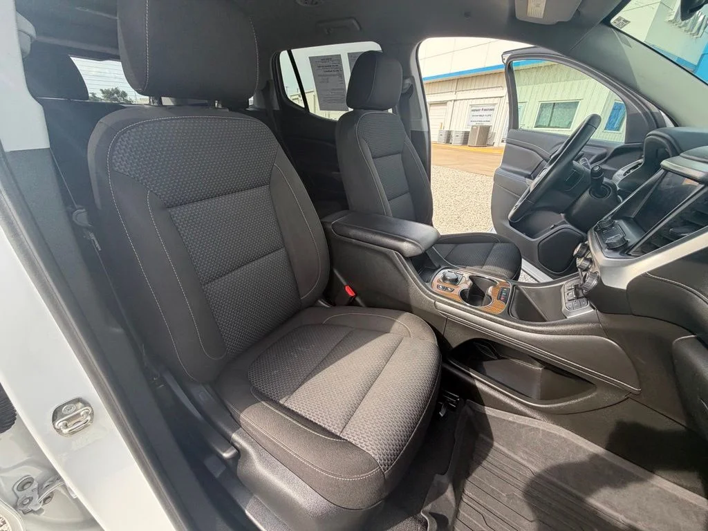 Used 2023 White GMC SLE image 31