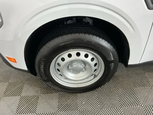 New 2026 Oxford White Ford XL image 27