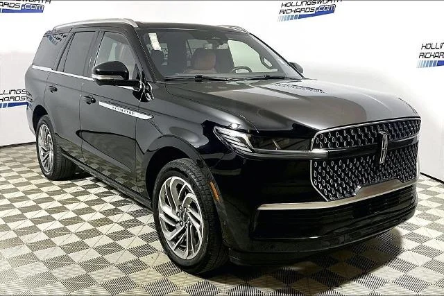 Used 2025 Black Metallic Lincoln Reserve image 30