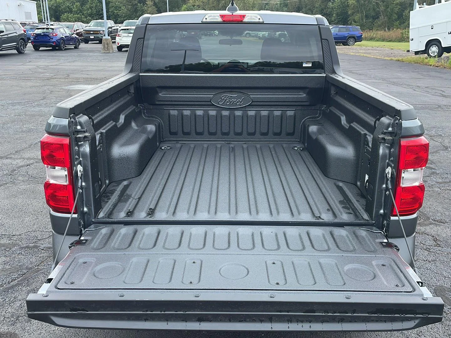 New 2026 Carbonized Gray Metallic Ford XLT image 26