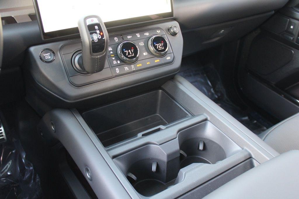 2026 Land Rover Defender OCTA - Photo 44