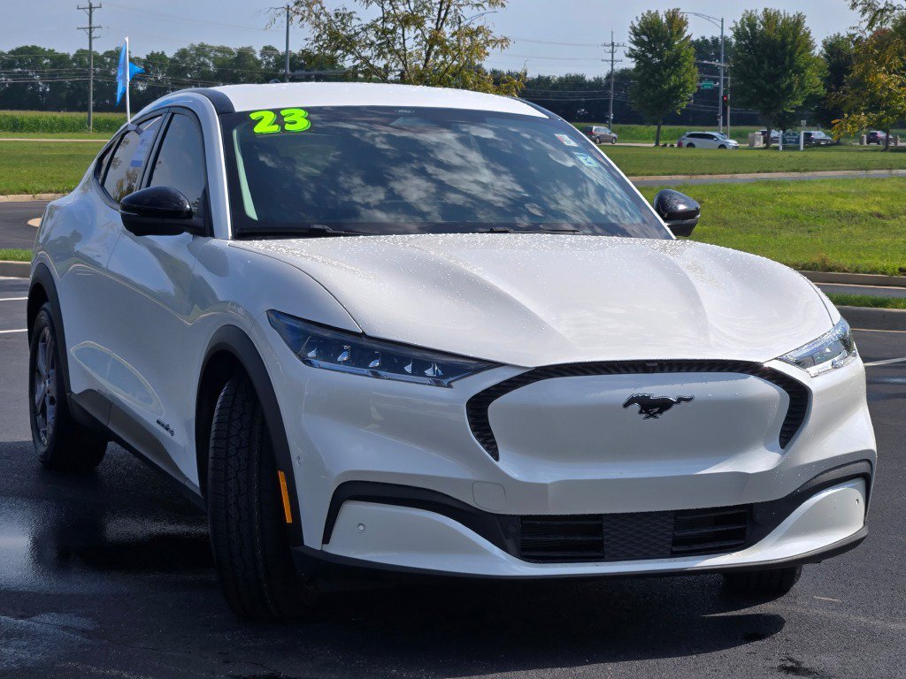 Certified Used 2023 Star White Ford Select image 4