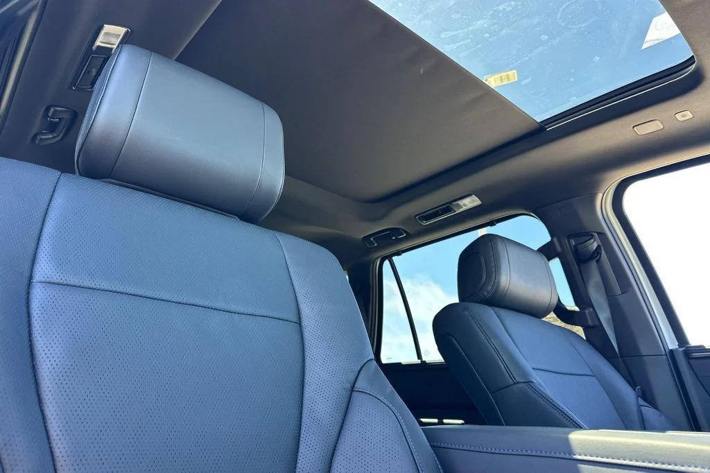 New 2026 Wind Chill Pearl <sup>1</sup> Toyota  Platinum image 18
