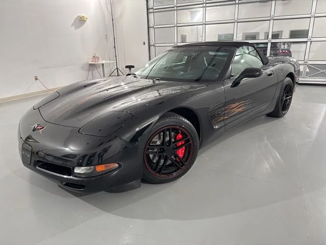 Used 2001 Black Chevrolet Base image 4