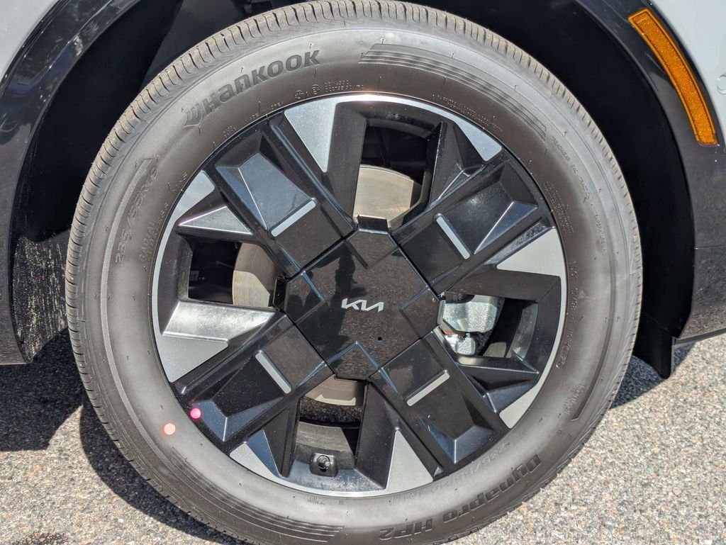 New 2026 Wolf Gray Kia SX Prestige image 11