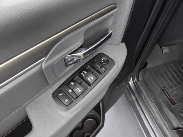 2017 RAM Ram 1500 Pickup SLT - Photo 18
