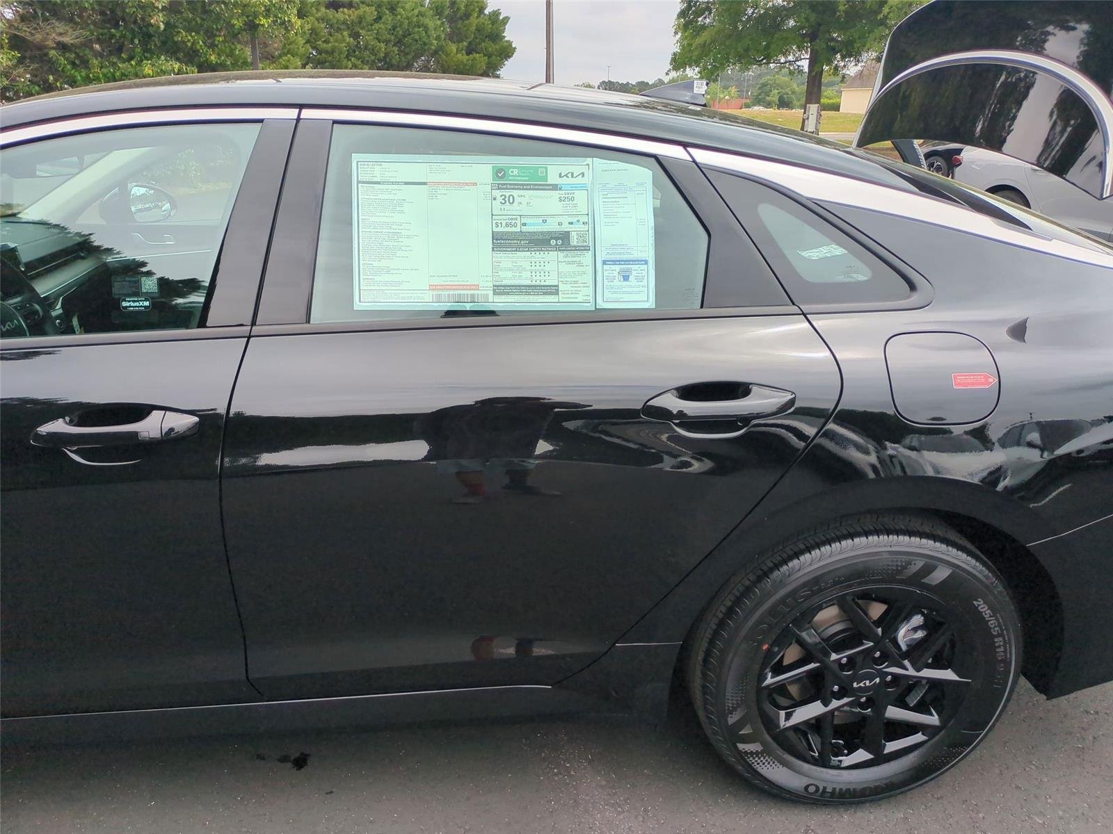 New 2026 Aurora Black Pearl Kia LXS image 30
