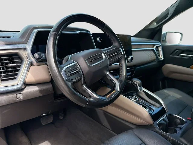 Used 2023 White GMC Denali image 26