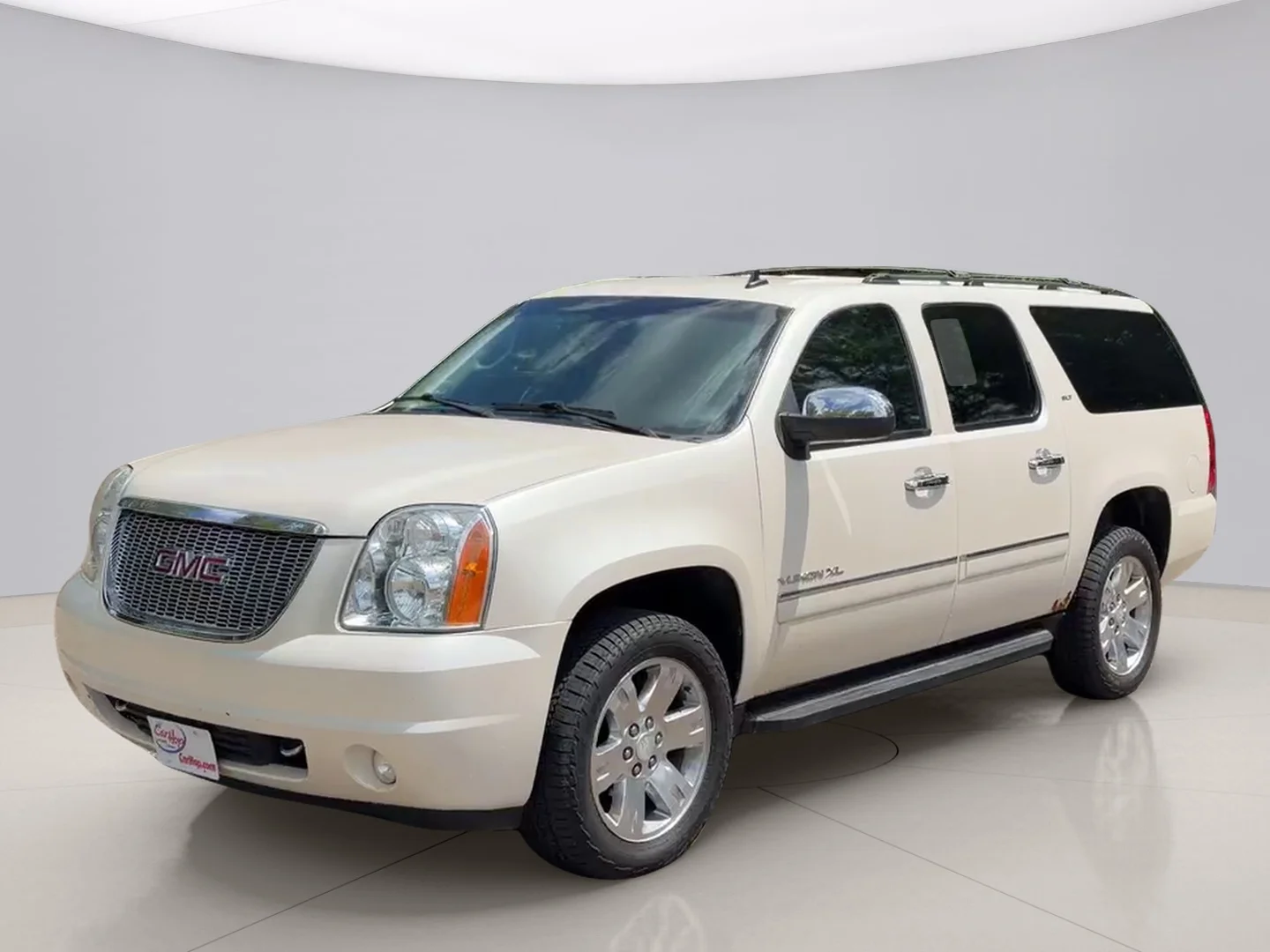 Used 2013 White Gmc  image 1