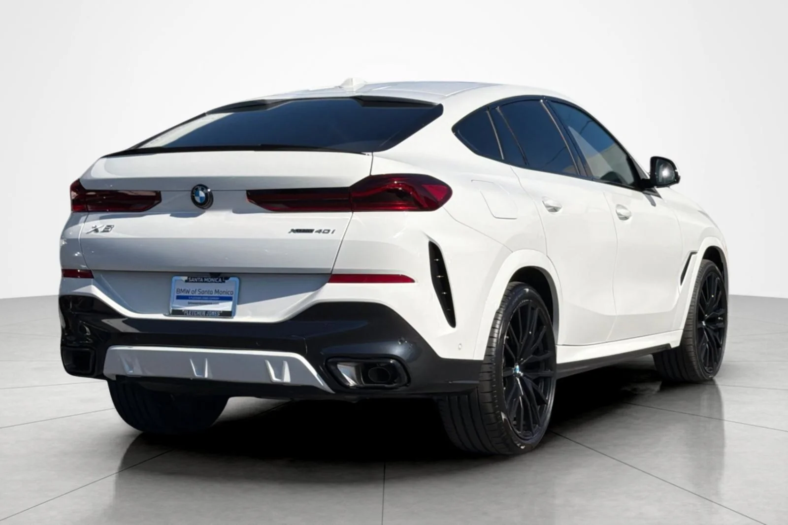 Used 2025 Alpine White BMW xDrive40i image 5