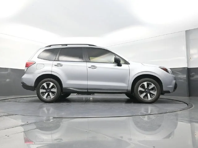Used 2018 Silver Subaru 2.5i image 38