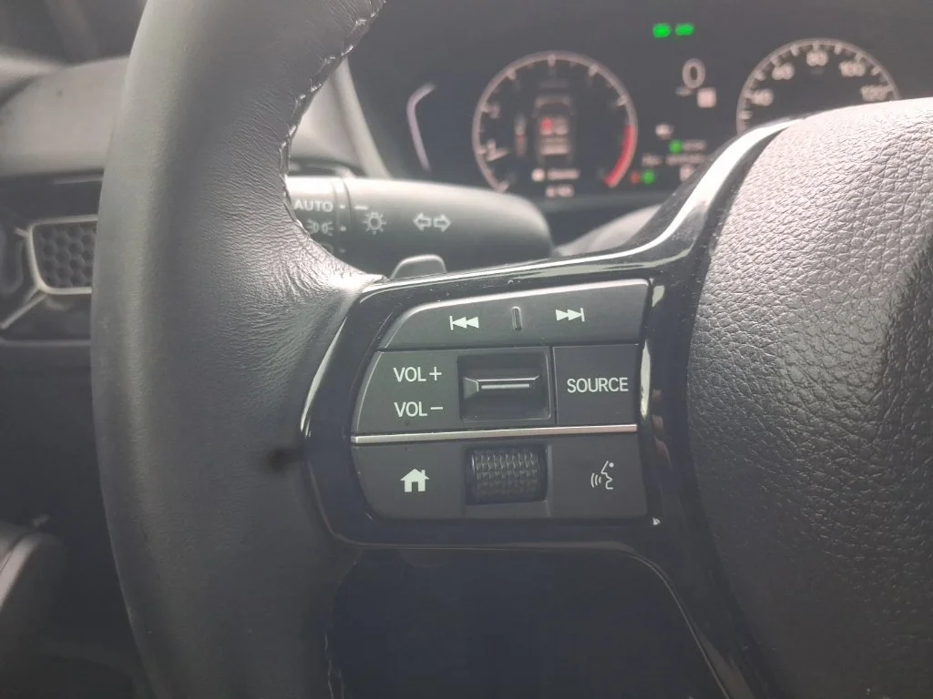 Used 2025  Honda Sport image 27