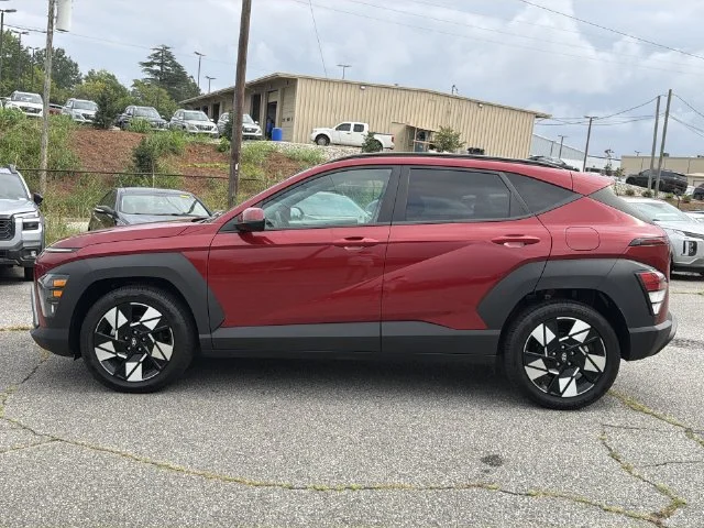 Used 2025 Red Hyundai SEL image 10