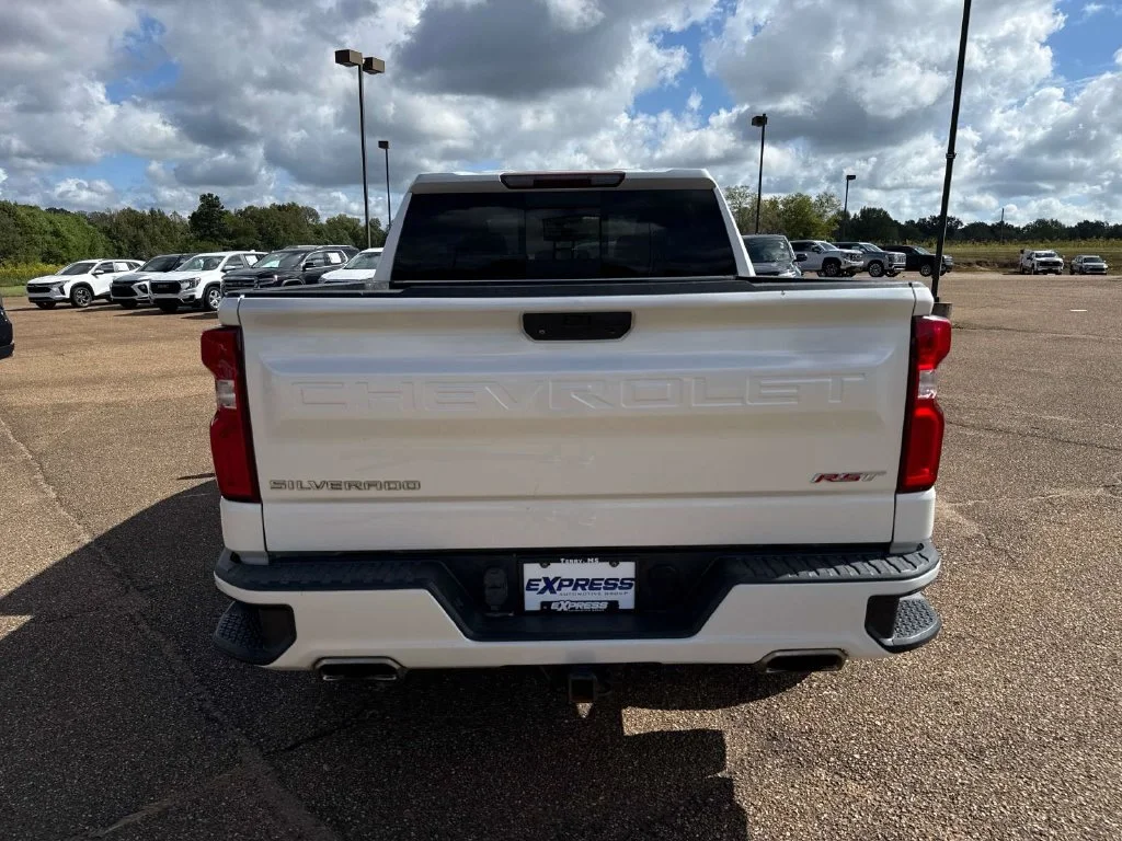 Used 2019 Beige Chevrolet RST image 6