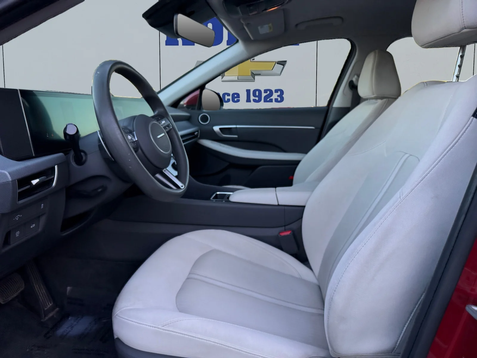Used 2025 Ultimate red Hyundai SEL image 10