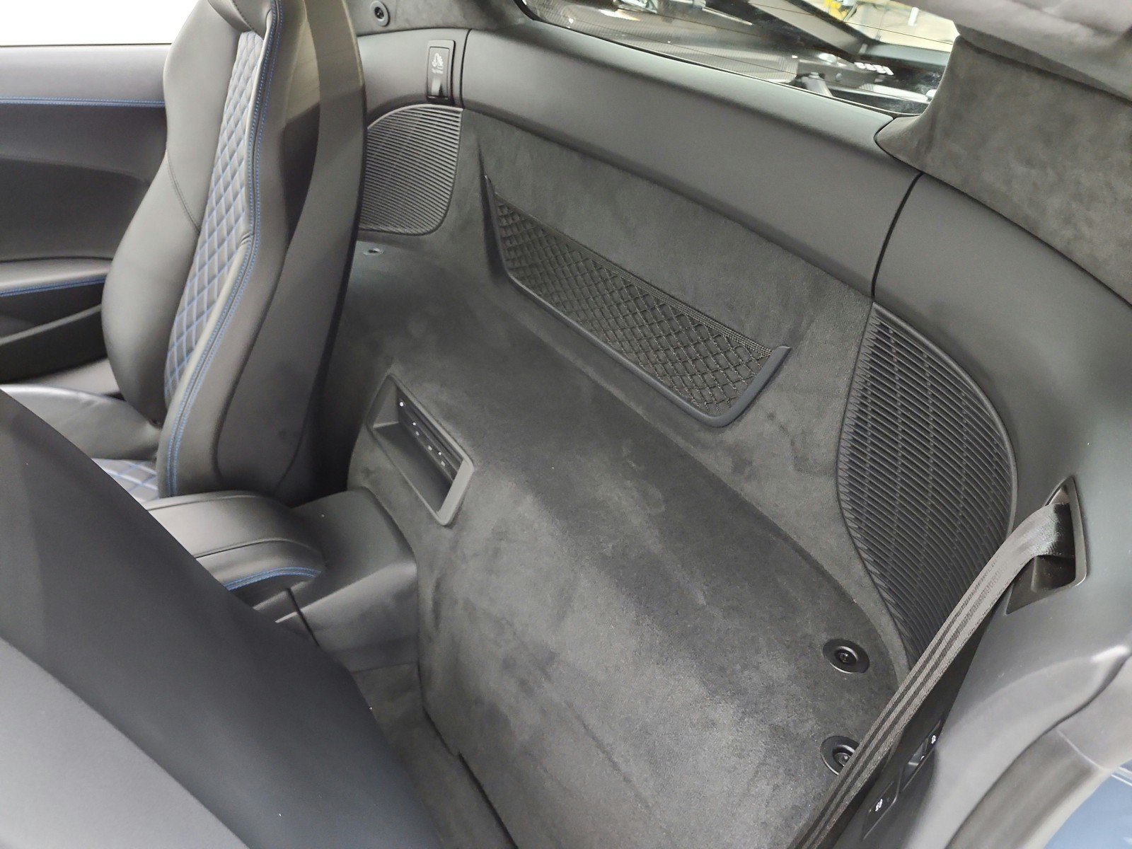 Used 2021 Kemora Gray Metallic Audi V10 image 12