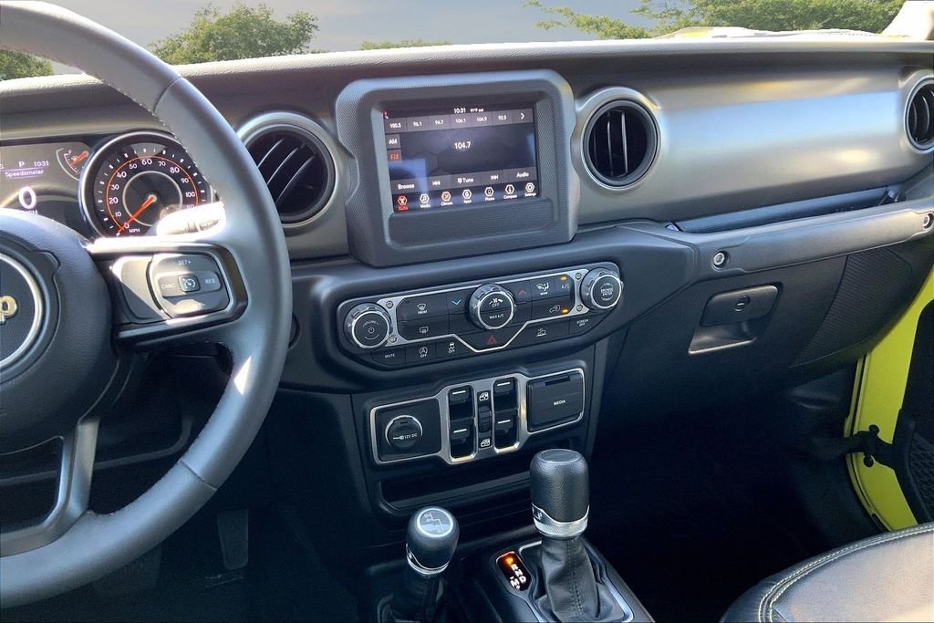 Used 2023 Yellow Jeep Sport S image 9