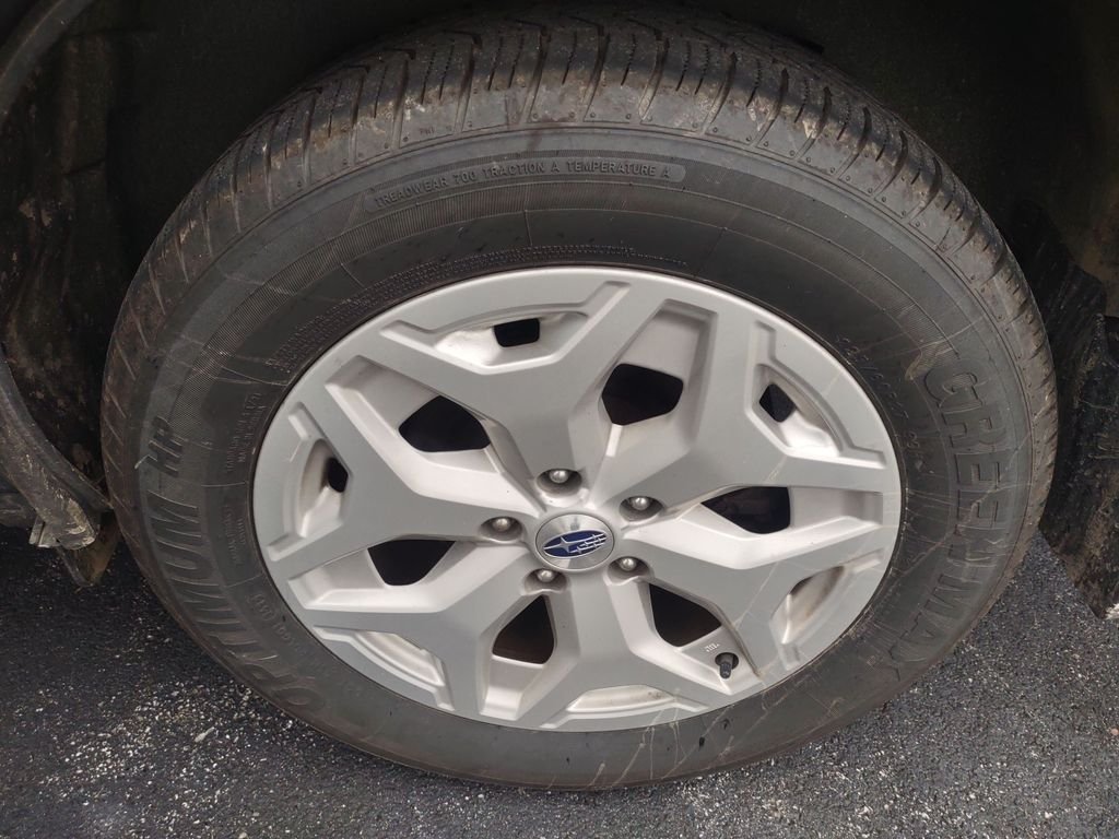 Used 2019 Gray Subaru Base image 10