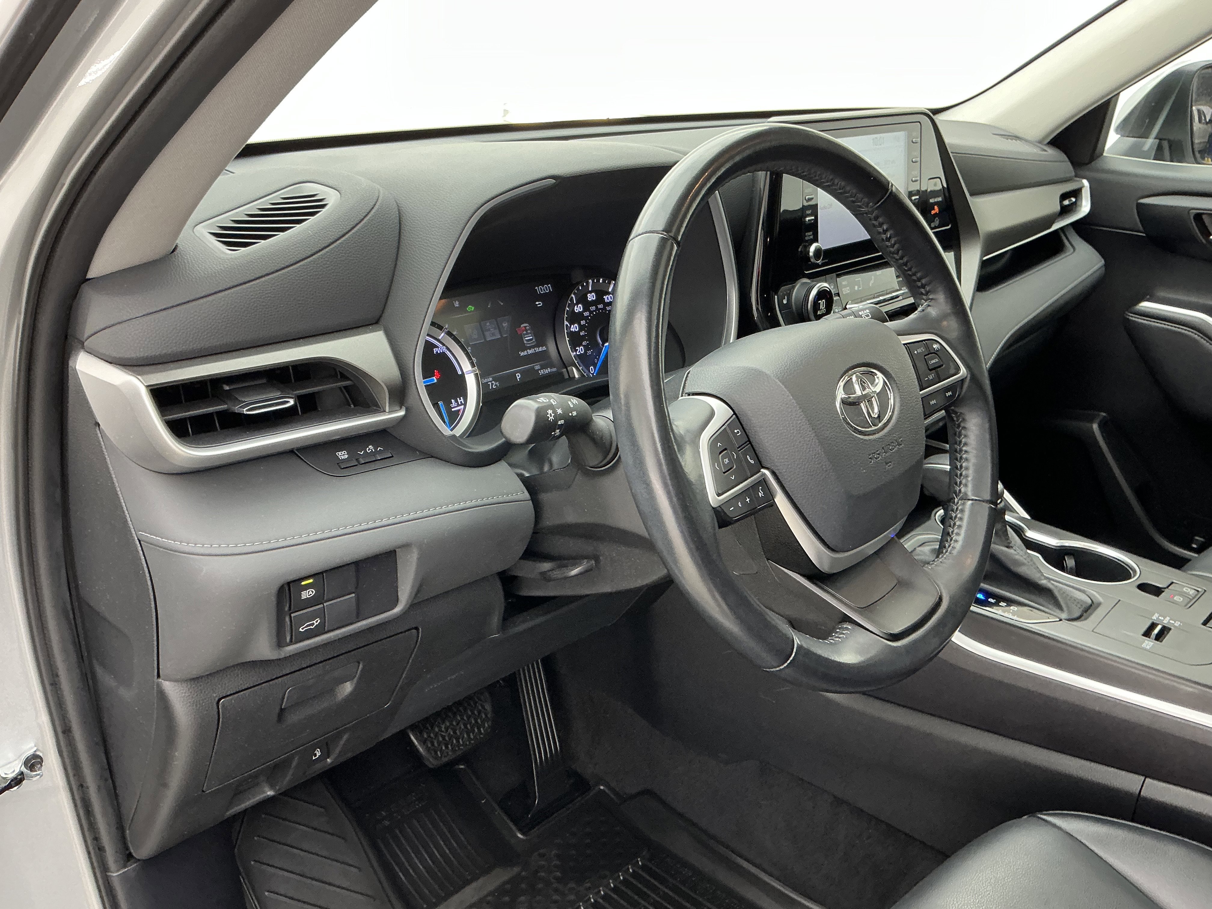 2022 Toyota Highlander XLE - Photo 13