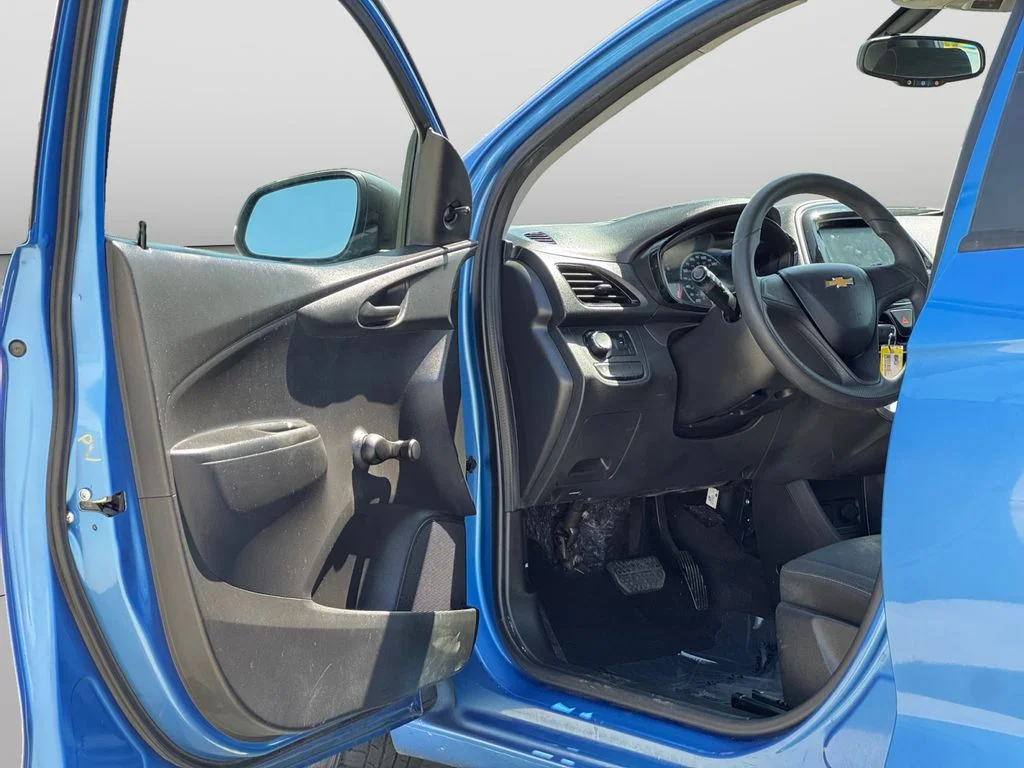 Used 2017 Blue Chevrolet LS image 8