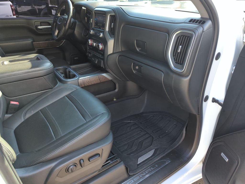 Used 2021 White GMC Denali image 36