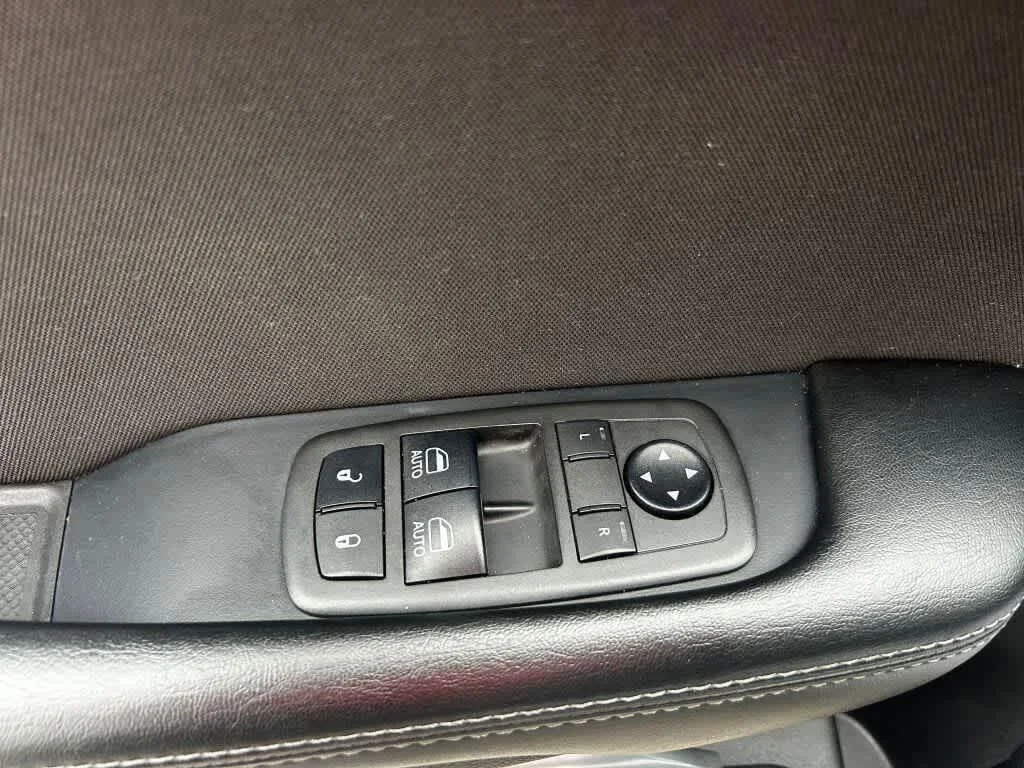 Used 2021 Triple Nickel Clearcoat Dodge R/T image 7