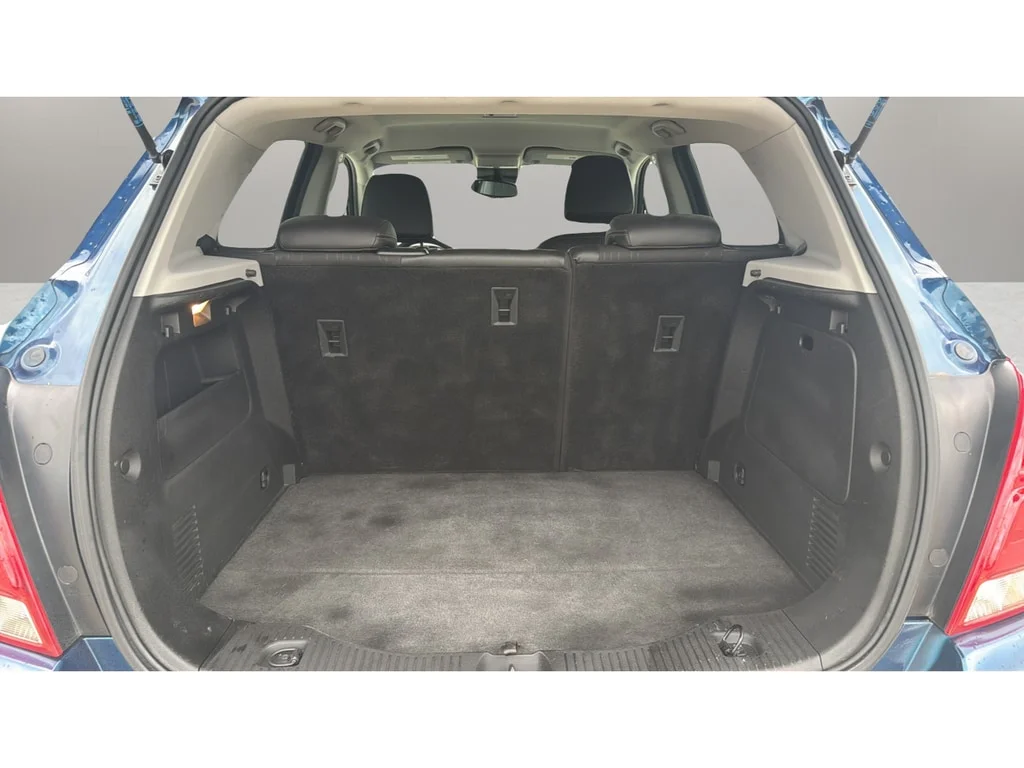 Used 2020 Pacific Blue Metallic Chevrolet LT image 12