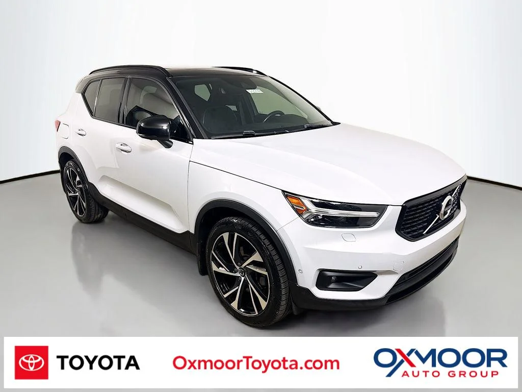 2021 Volvo XC40 T5 R-Design AWD's photo