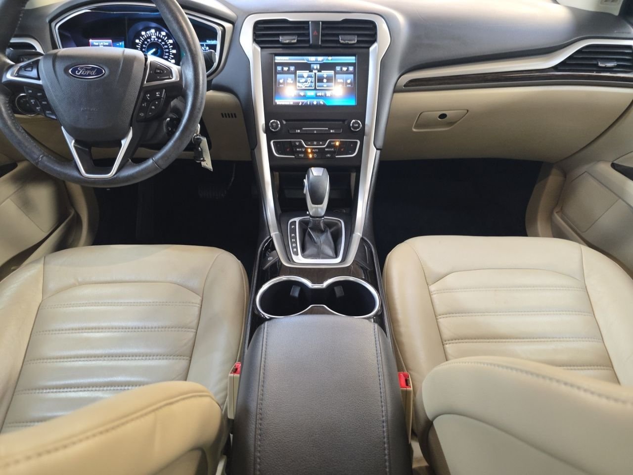 Used 2016 White Ford SE image 25
