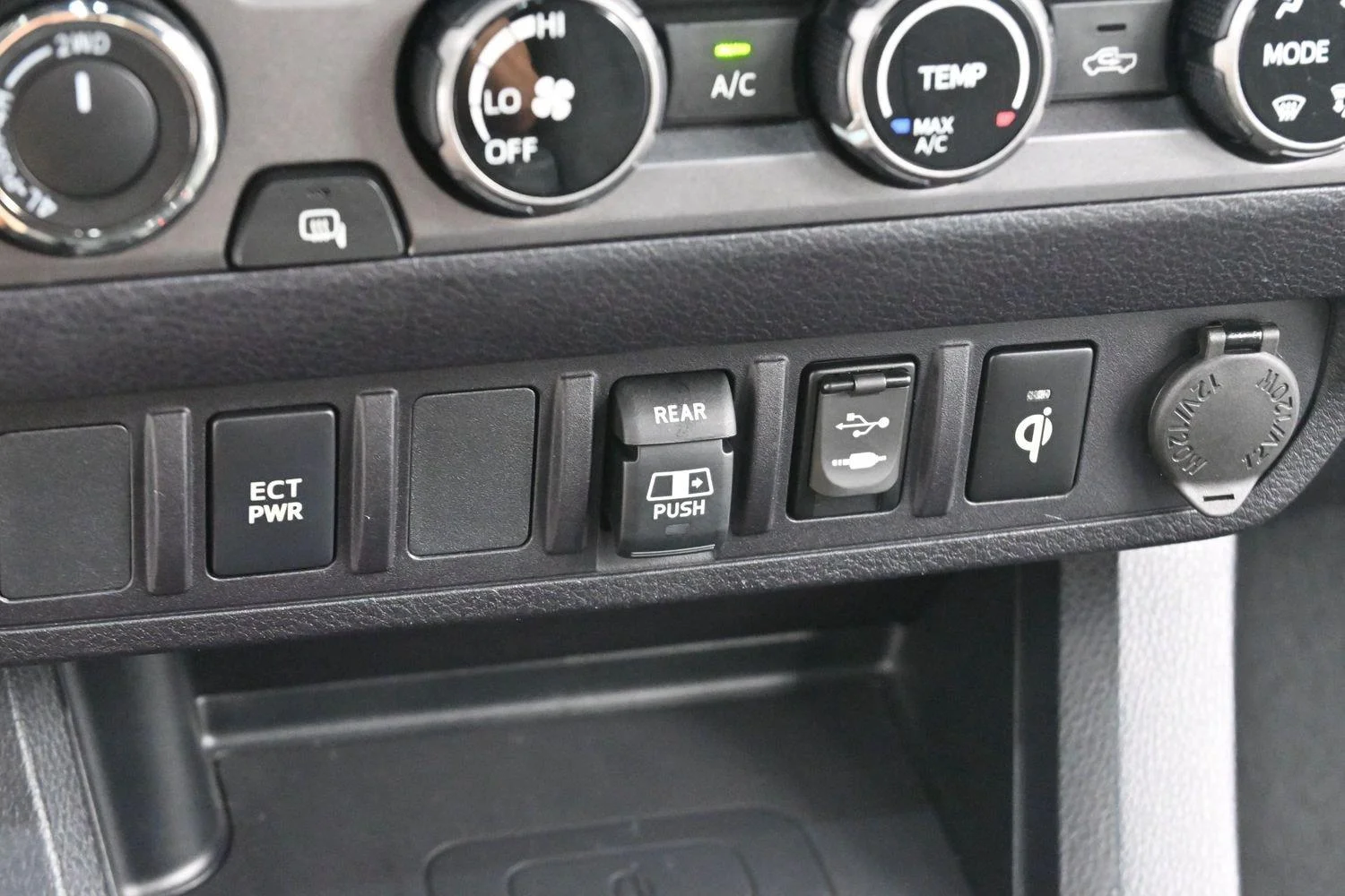 Used 2018 Super White Toyota TRD Off Road image 23