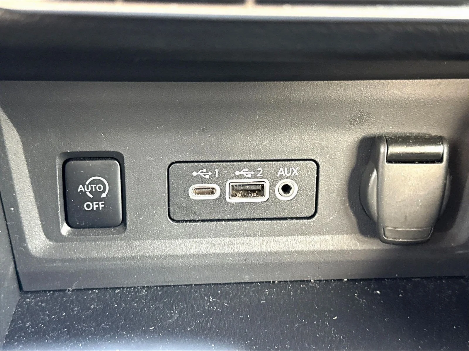 Used 2025 Super Black Nissan SR image 18