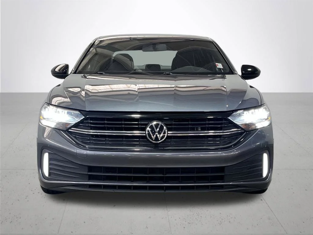 Used 2022 Gray Volkswagen 1.5T Sport image 4