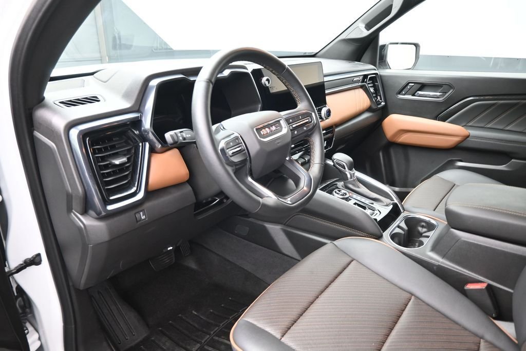 Used 2024 White GMC AT4 image 19