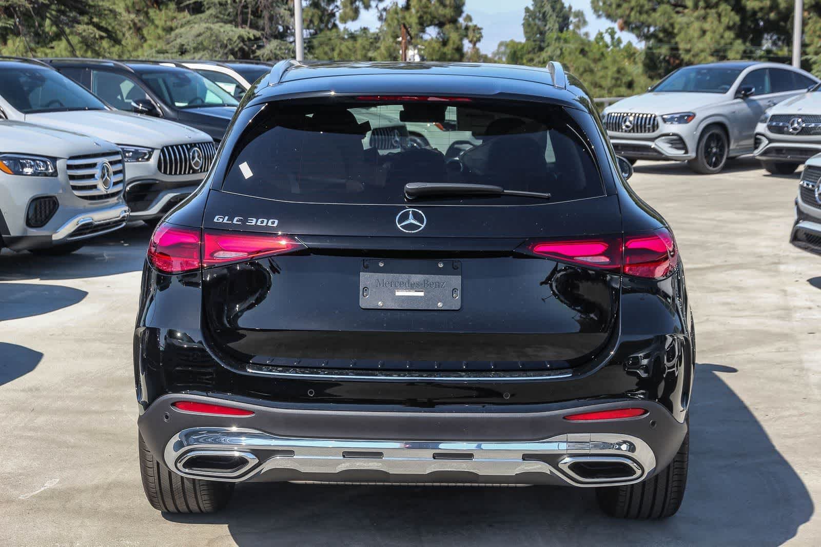 New 2026 Black Mercedes-Benz GLC 300 image 5