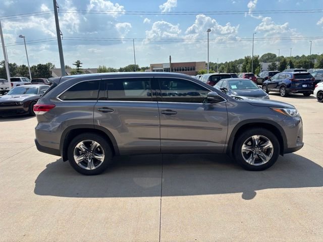 Used 2018 Predawn Gray Mica Toyota Limited Platinum image 4