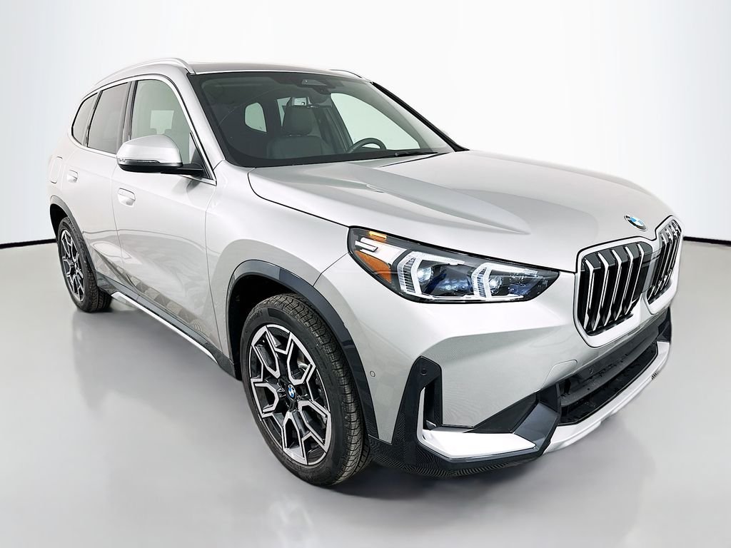 Used 2026 Space Silver Metallic BMW xDrive28i image 3