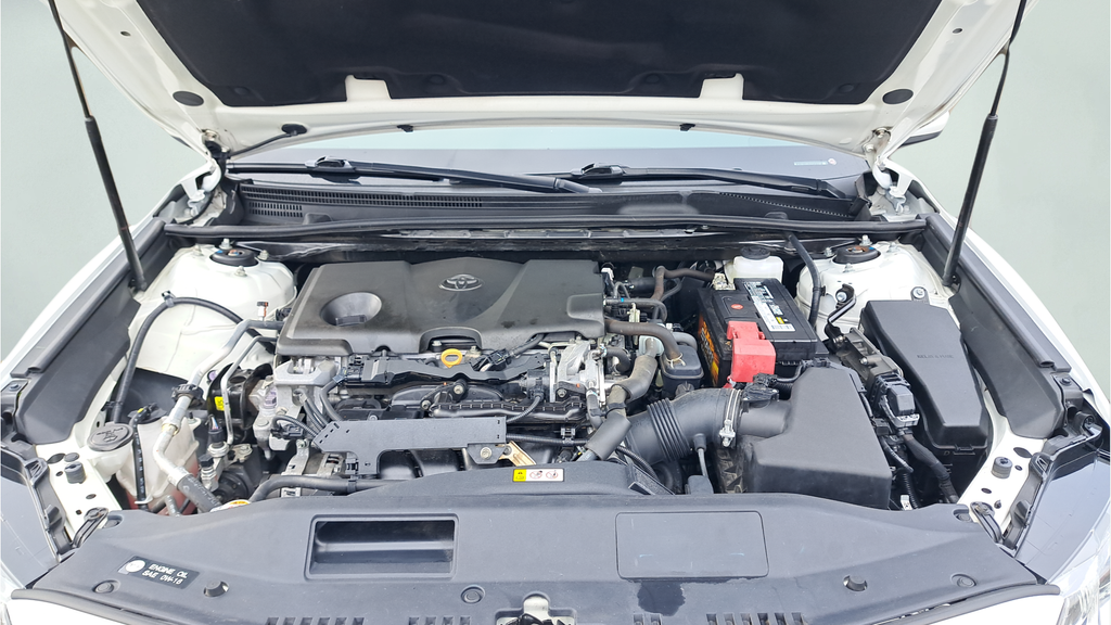 Used 2019 White Toyota SE image 26