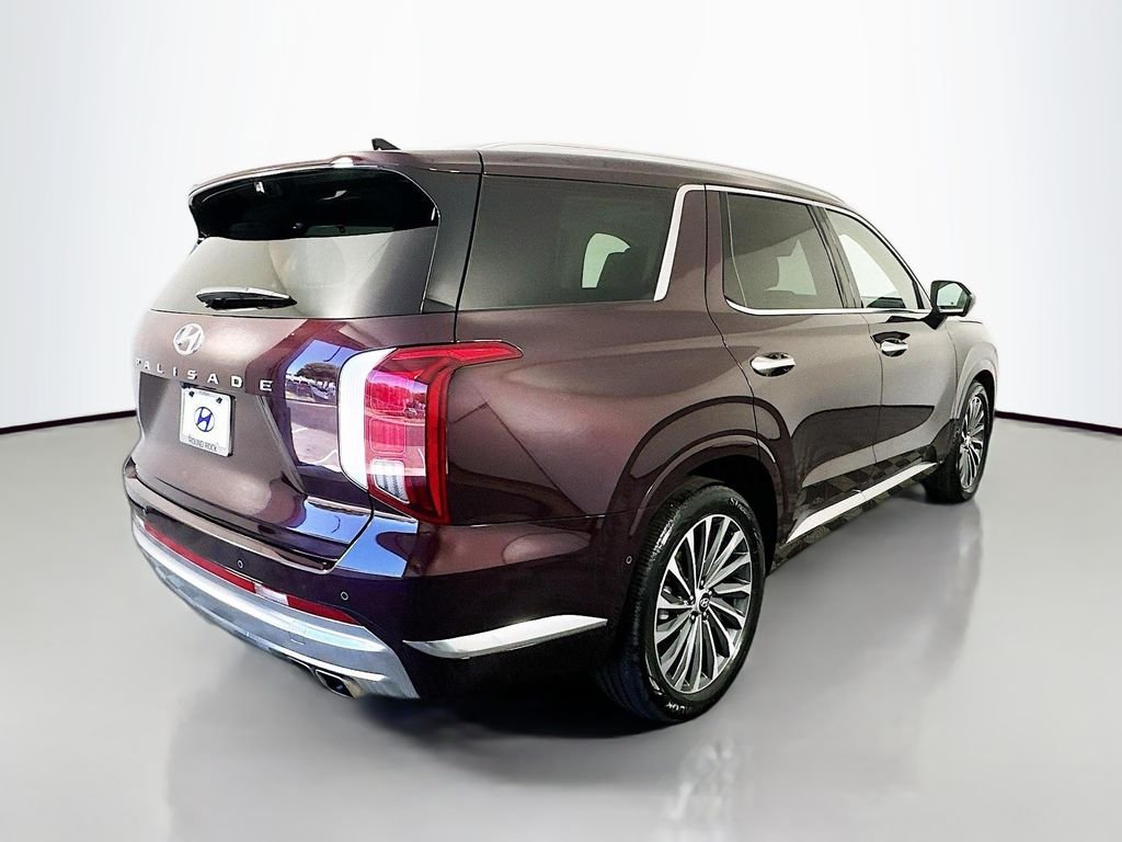 Used 2024 Red Hyundai Calligraphy image 5