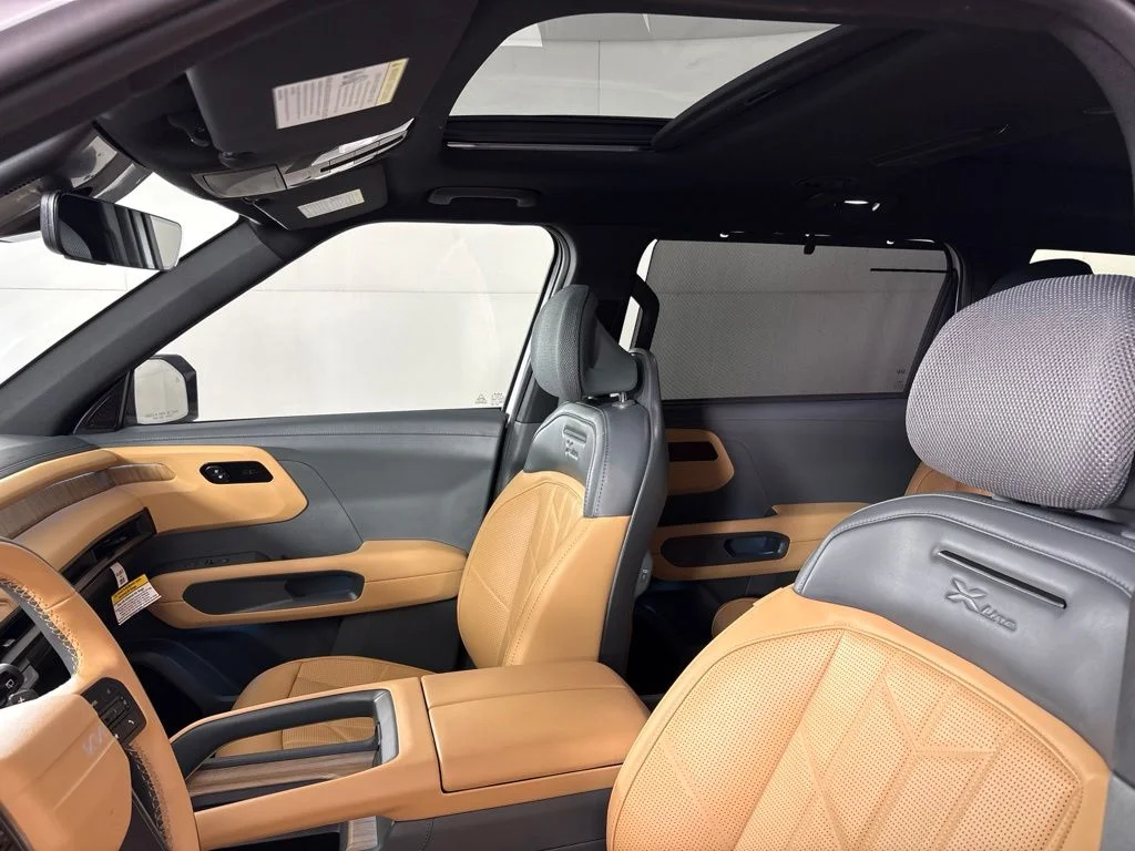 New 2027 Glacial White Pearl Kia X-Line SX image 32